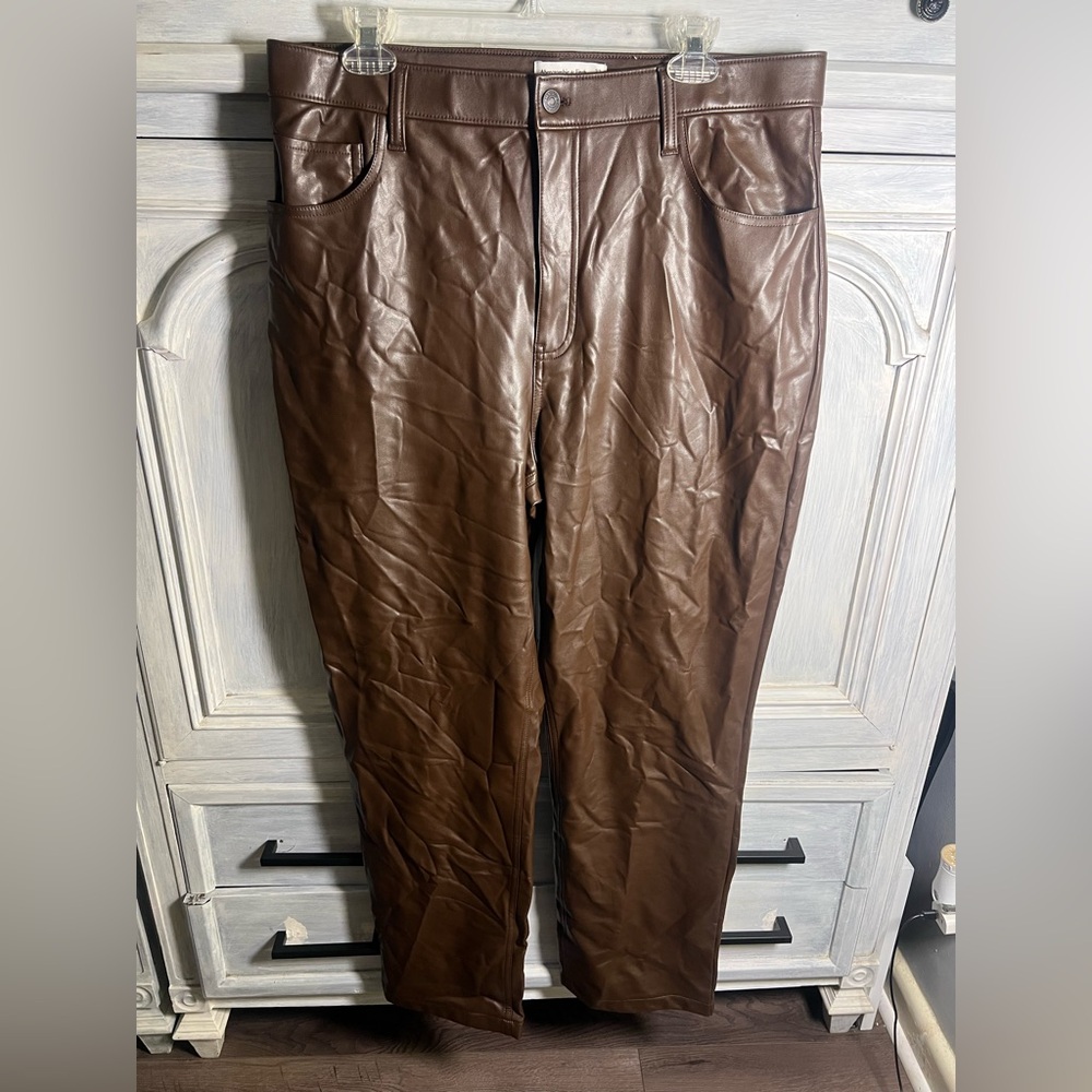 Abercrombie Curve Love Vegan Leather Dark Brown 90’s Straight Pants Ultra High - Picture 6 of 12